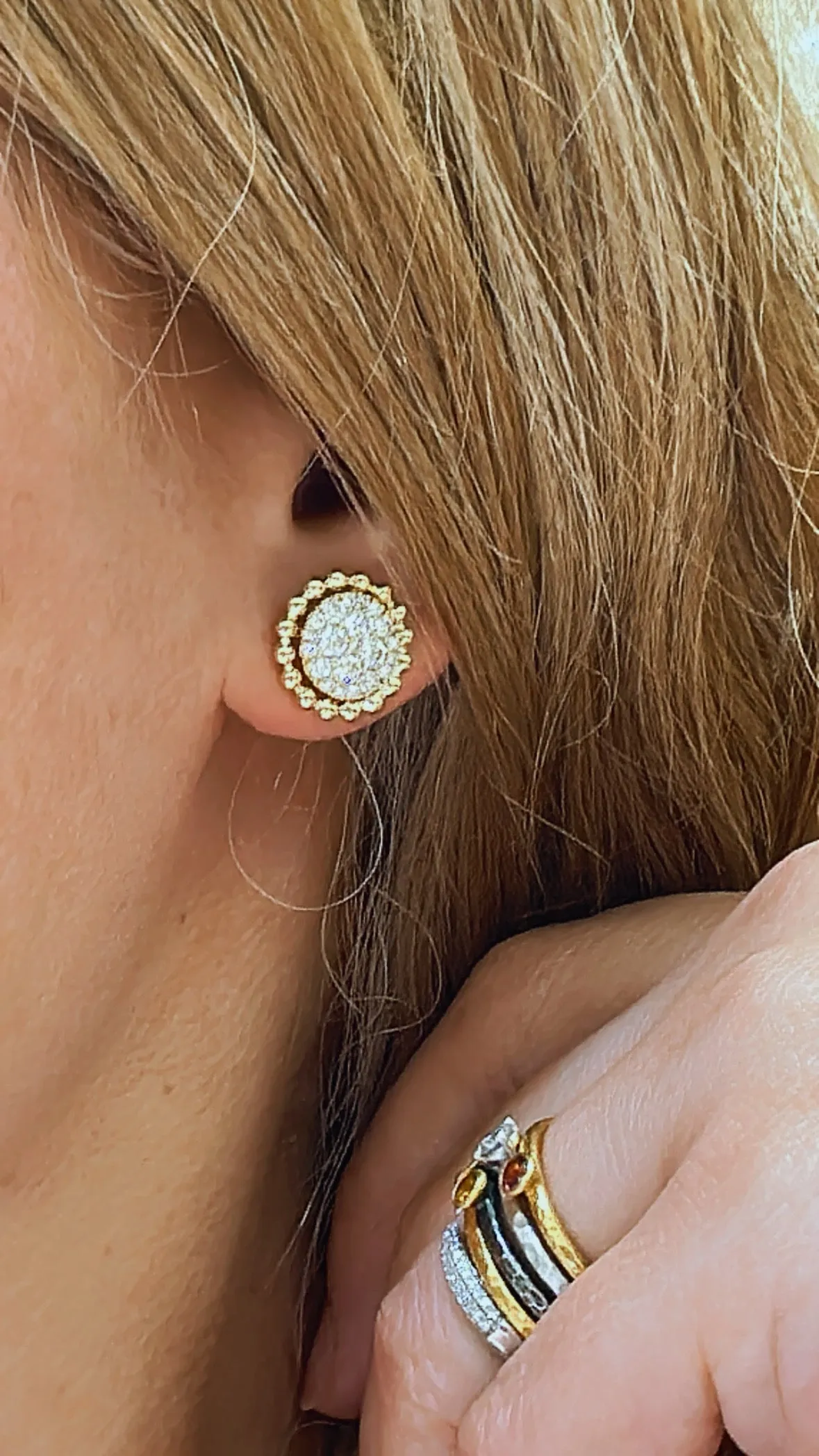 0.91ct tw Diamond Cluster Invisible Set with Beaded Gold Halo Stud Earrings