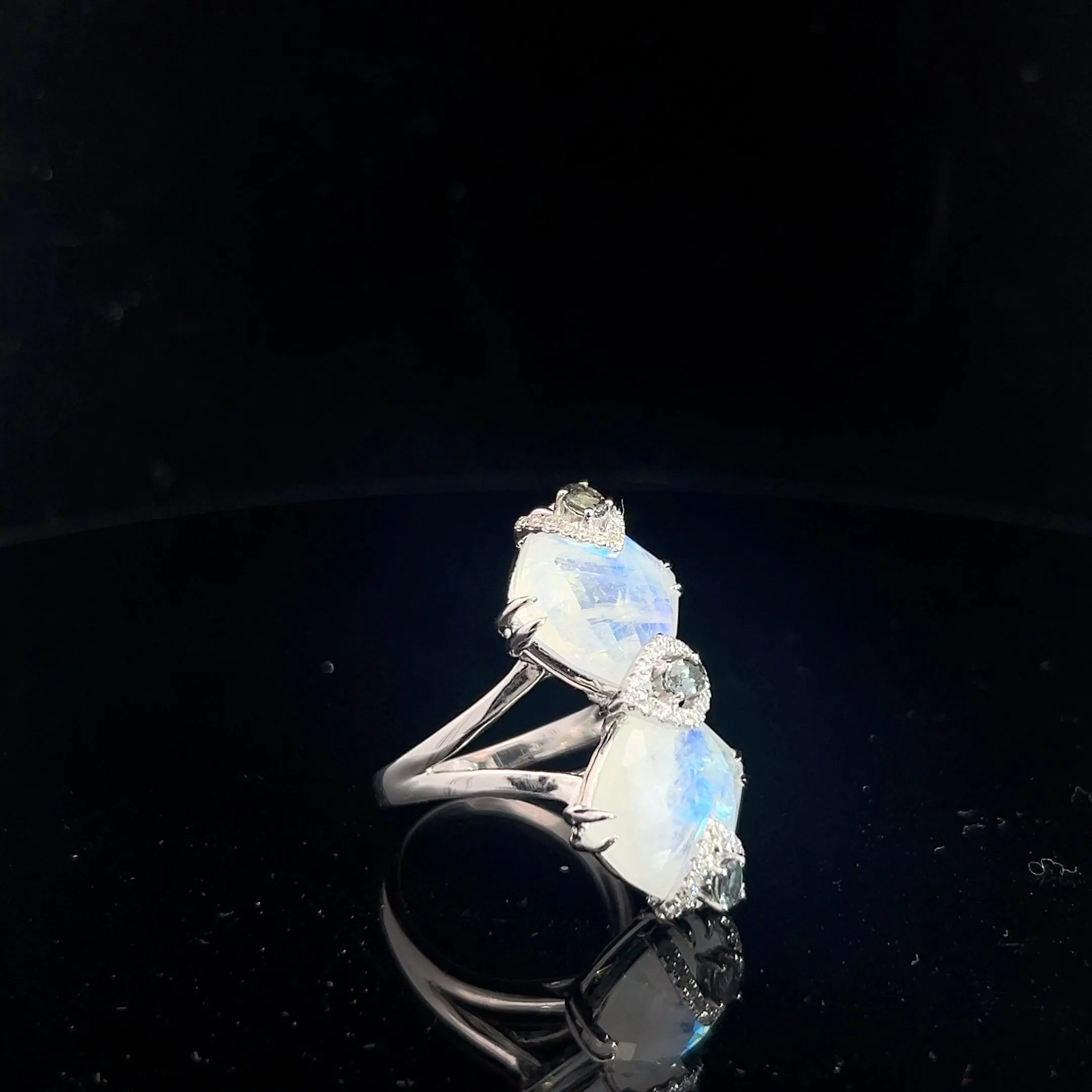 18k White Gold .25ct G VS2 Round Diamond with Moon Stone and Alexandrite Ring