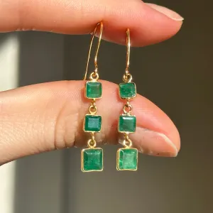 18KT Yellow Gold Square Emeralds Dangle Earring