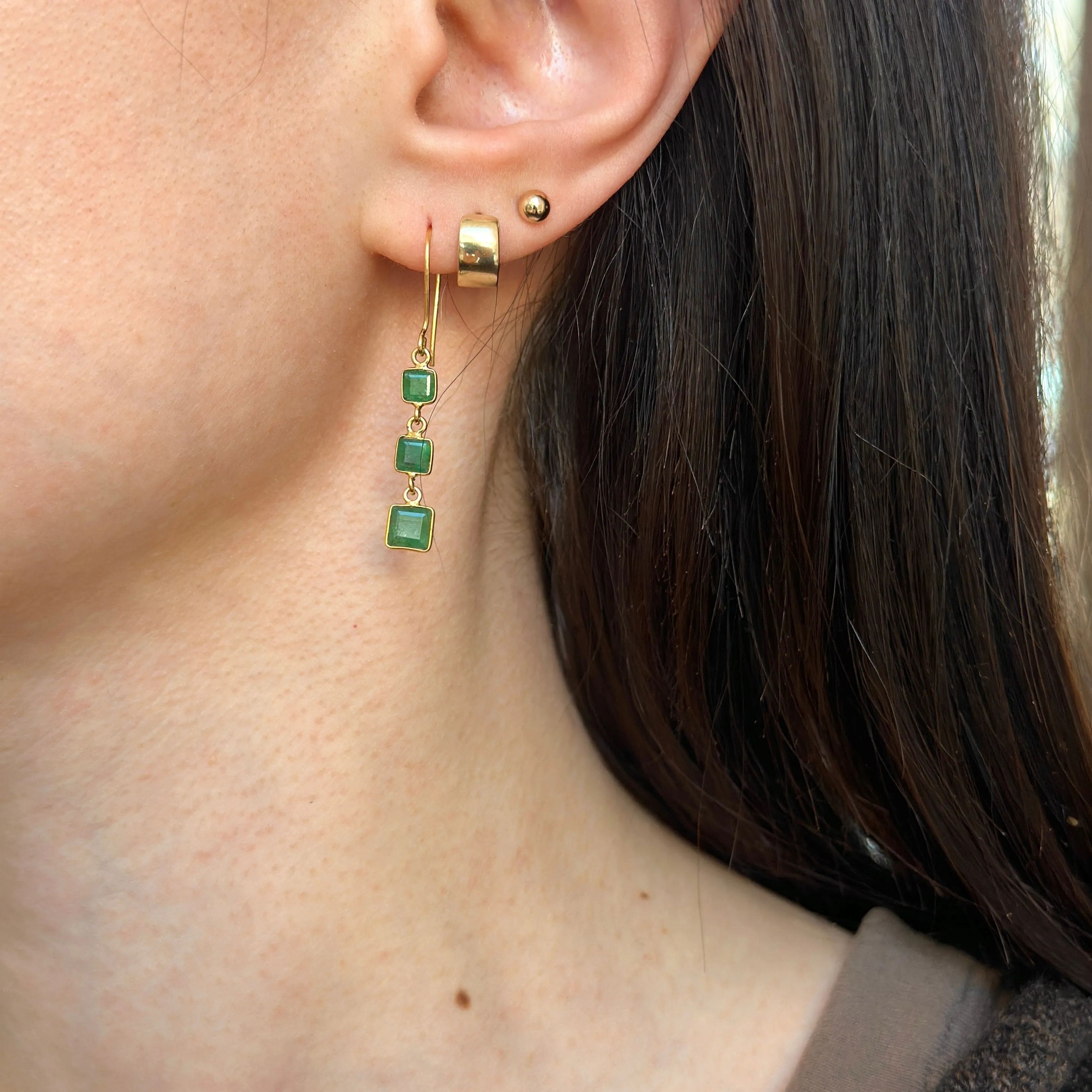 18KT Yellow Gold Square Emeralds Dangle Earring