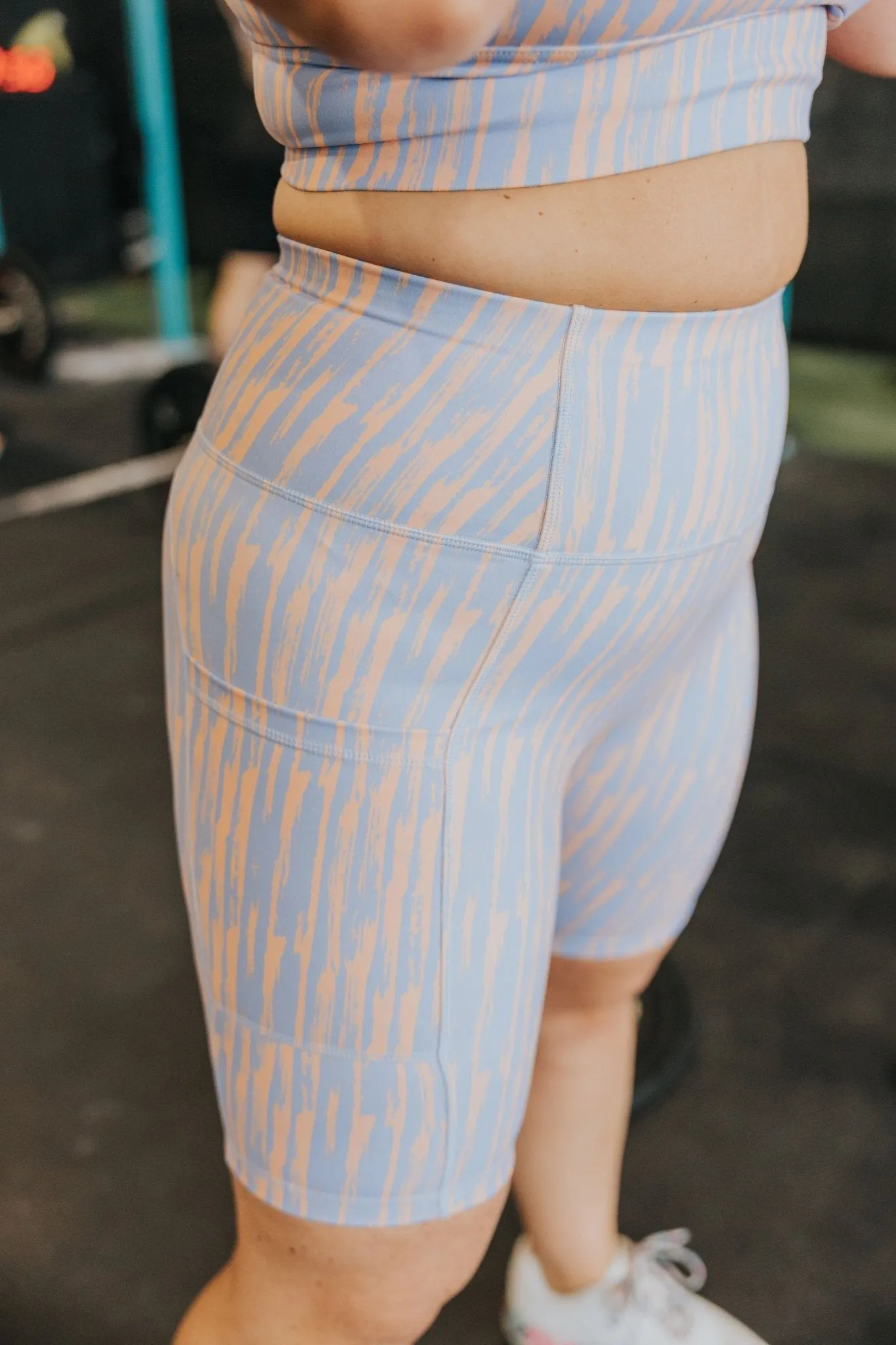BIKER SHORT SPORT KASS -RAYÉ CORAIL & LILAS-