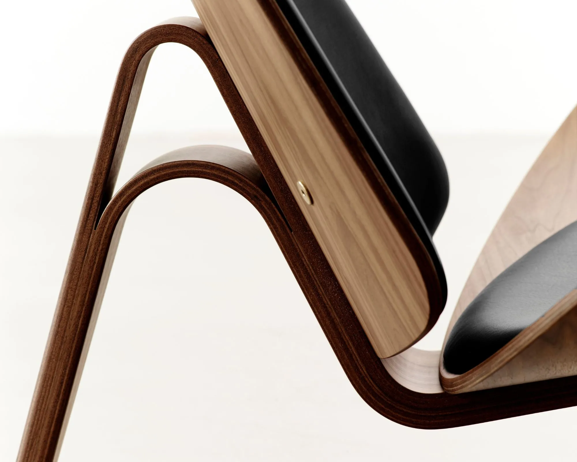 CH07 Shell Chair