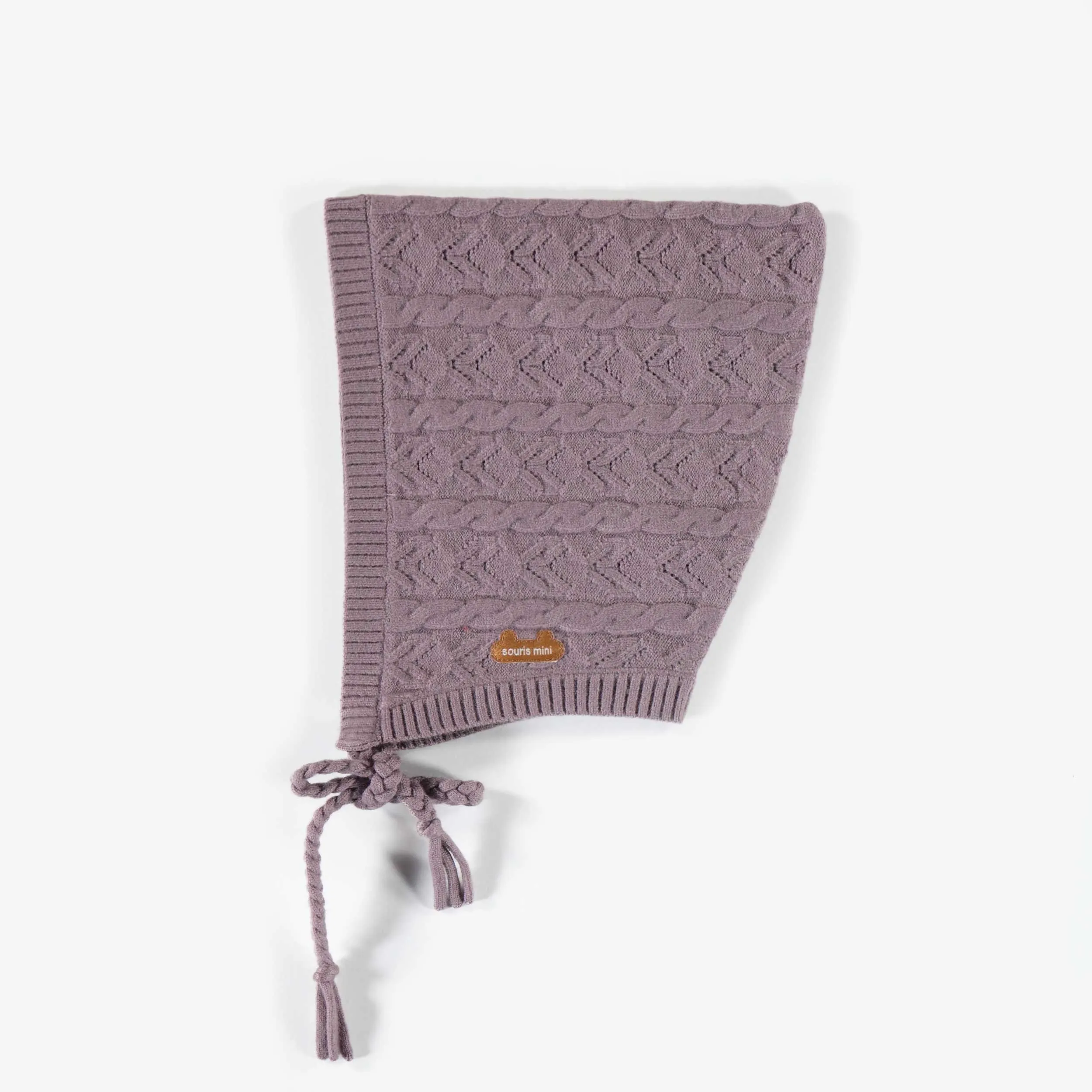 Chapeau de maille mauve avec cordons, naissance || Purple knitted hat with cords, newborn