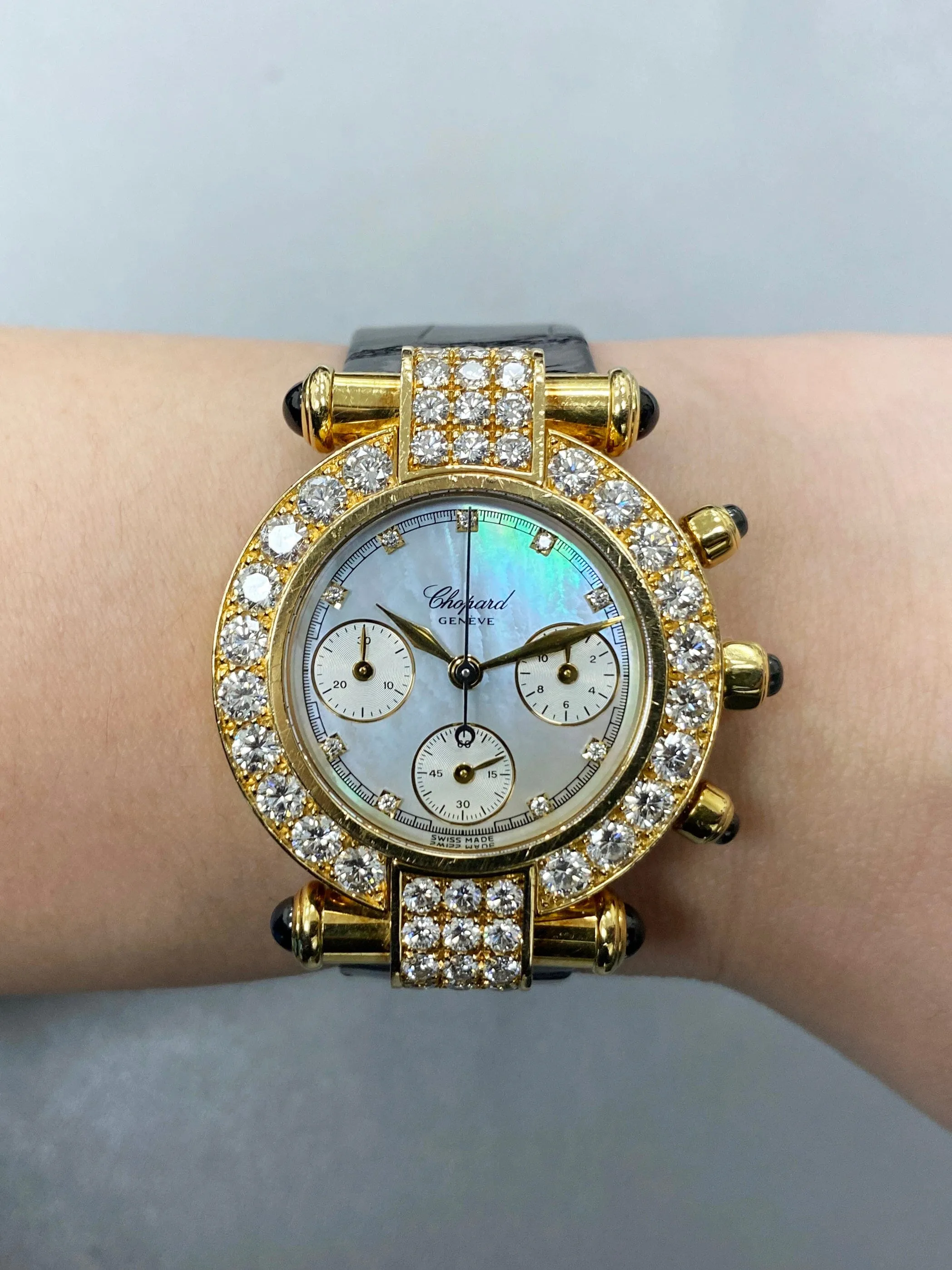 Chopard Imperiale 38/3168-23 MOP Diamond 18K Yellow Gold Ladies Watch With Box