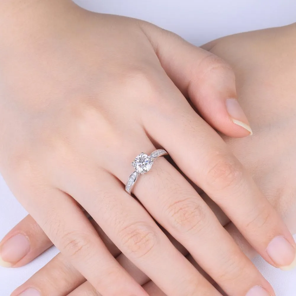 Classic Four Claw Setting with Stone Set Shoulders, 1.00ct Round Cut