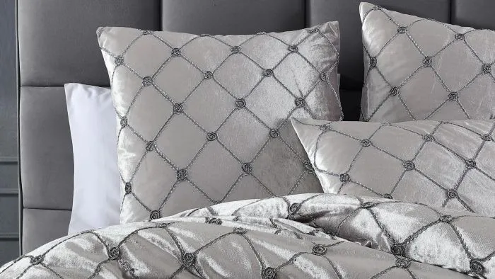 DaVinci JULIENNE PLATINUM QUILT COVER SET