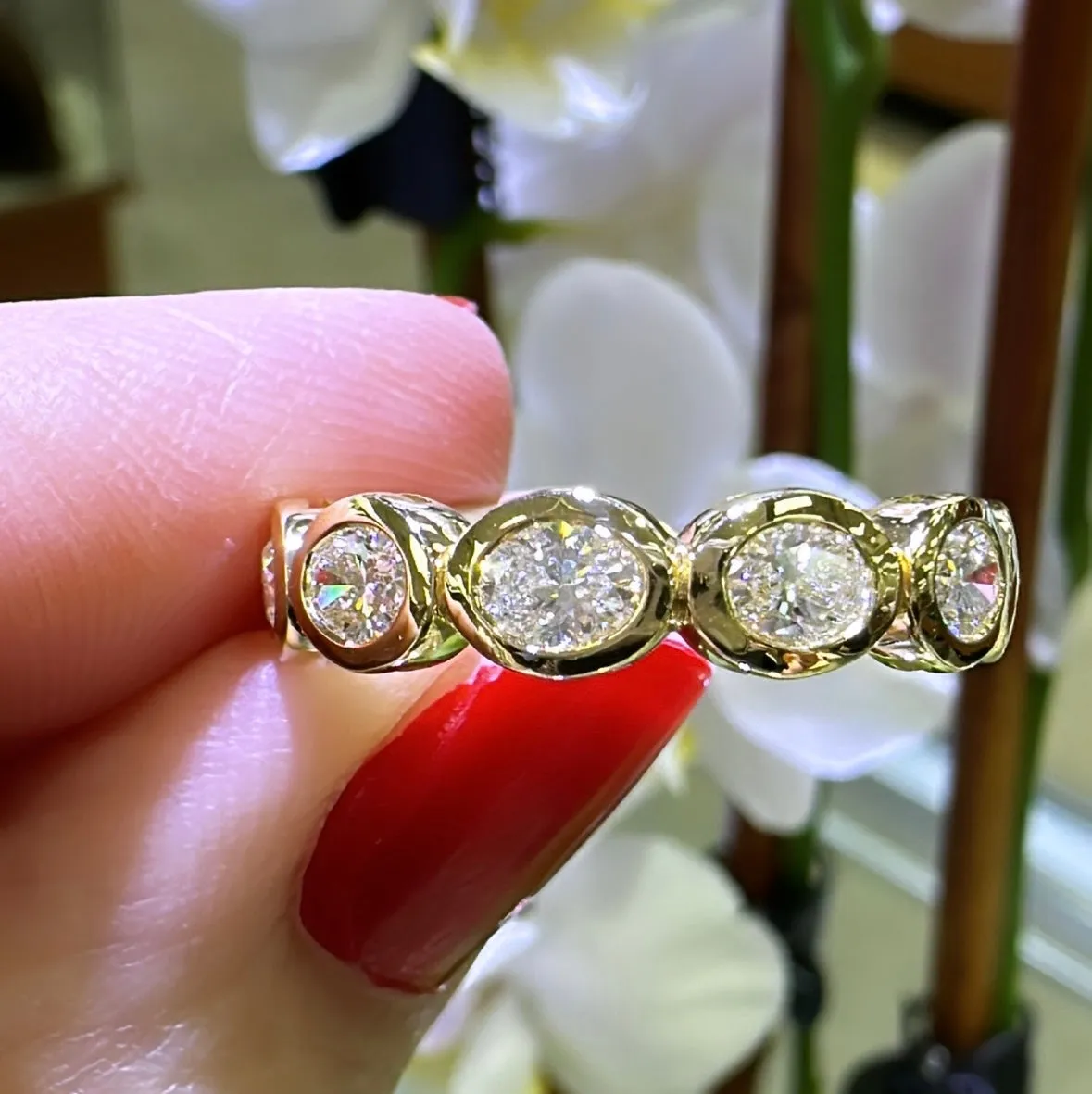 Designer Oval-cut Bezel Diamond Horizontal Partway set Eternity Band Ring 1.81ct tw