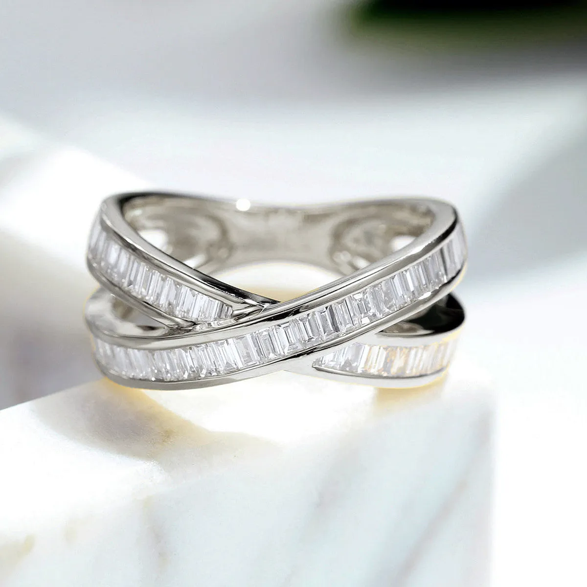 Diamond Overlapping Criss Cross X Ring