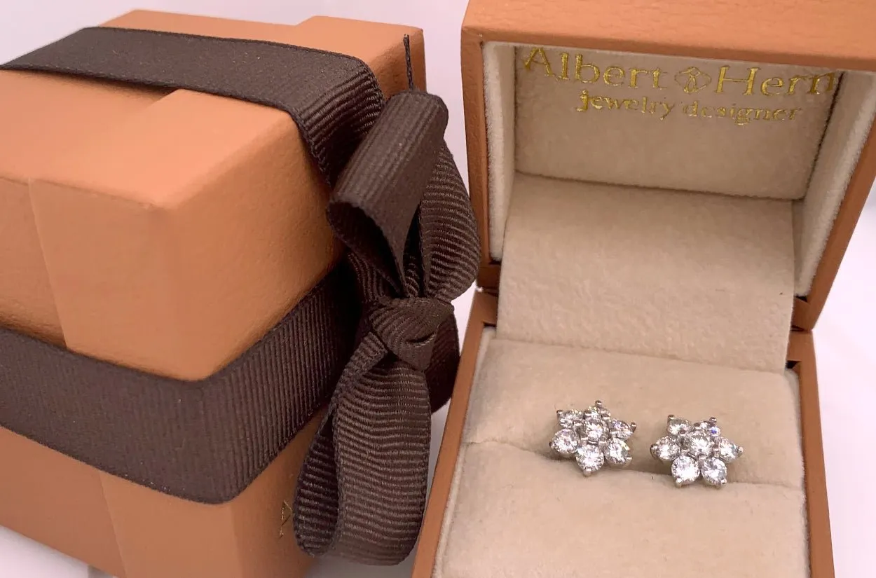 Earrings 1.40cts Diamonds Flower Cluster 18kt Gold