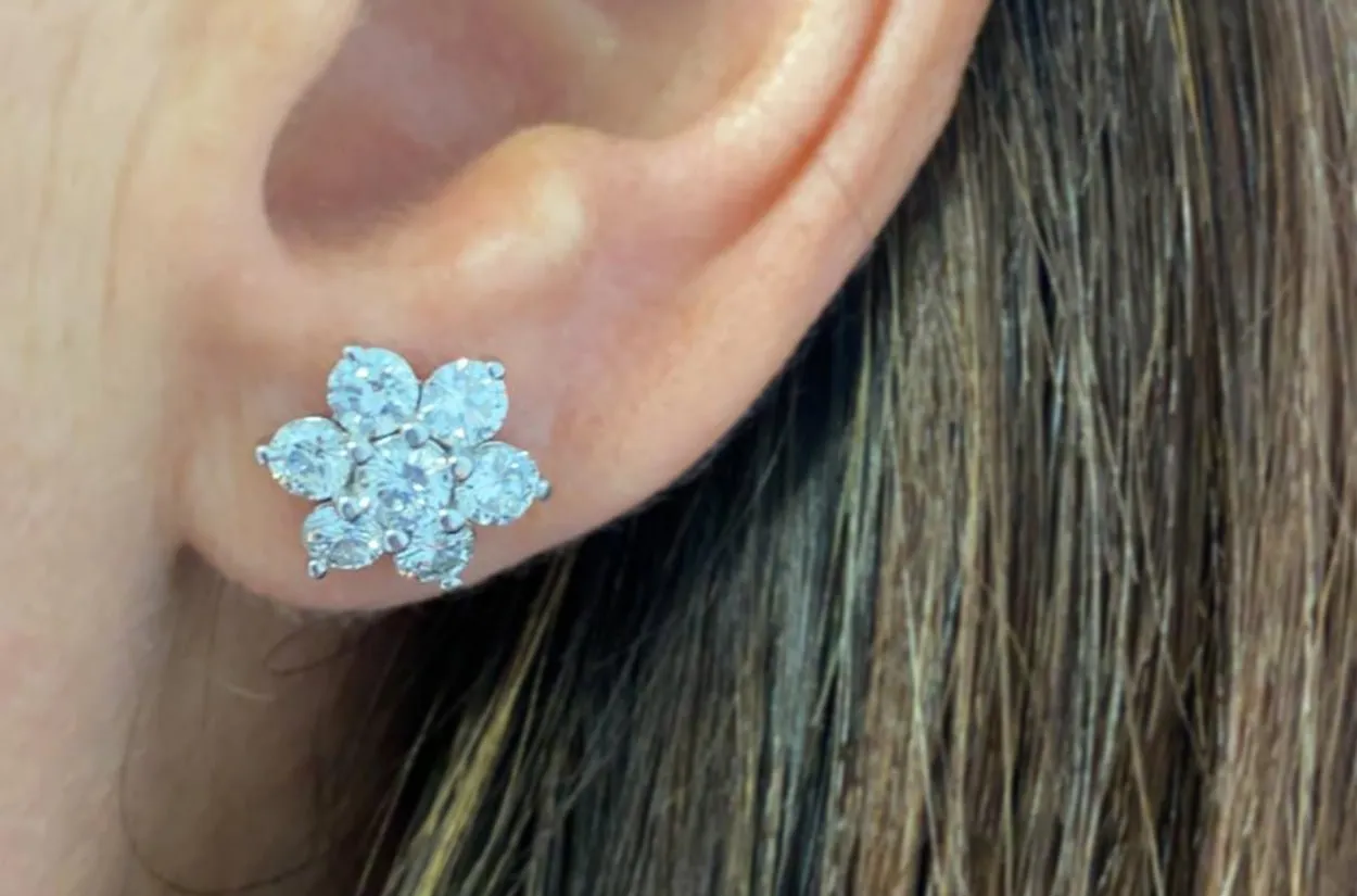 Earrings 1.40cts Diamonds Flower Cluster 18kt Gold