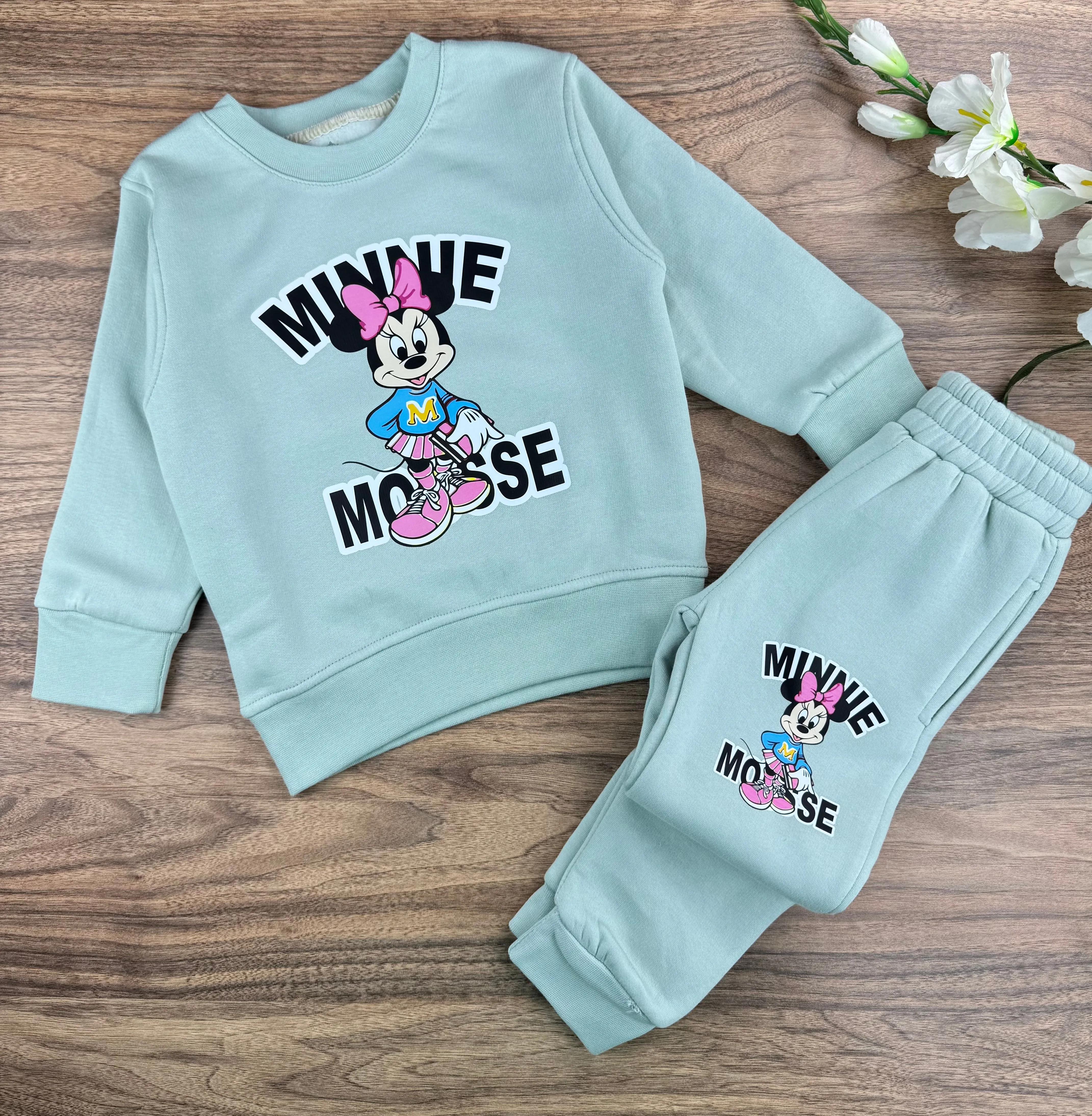 Ensemble Minnie mouse