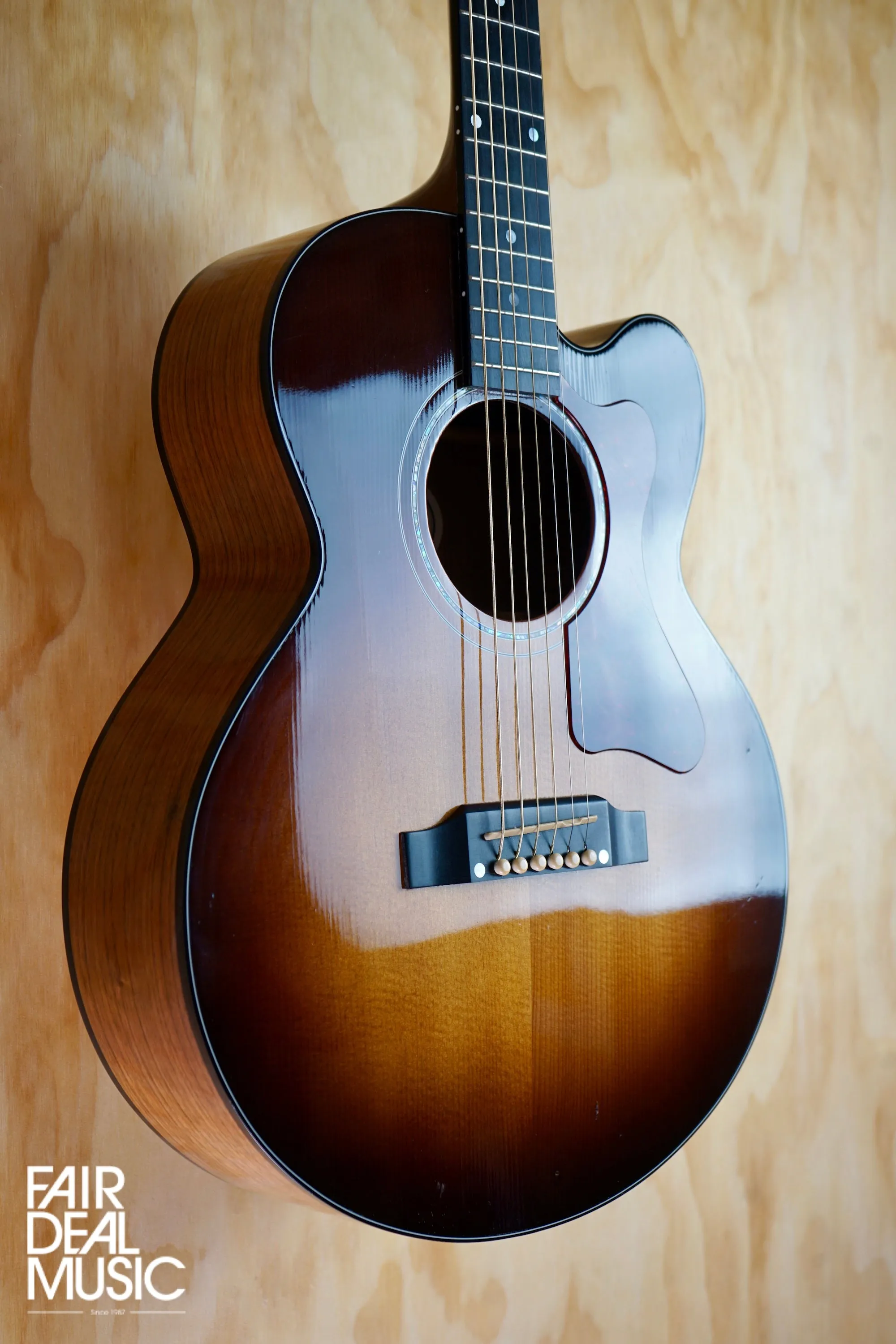Gibson Parlour Walnut M (Avant Garde) Sunburst, USED