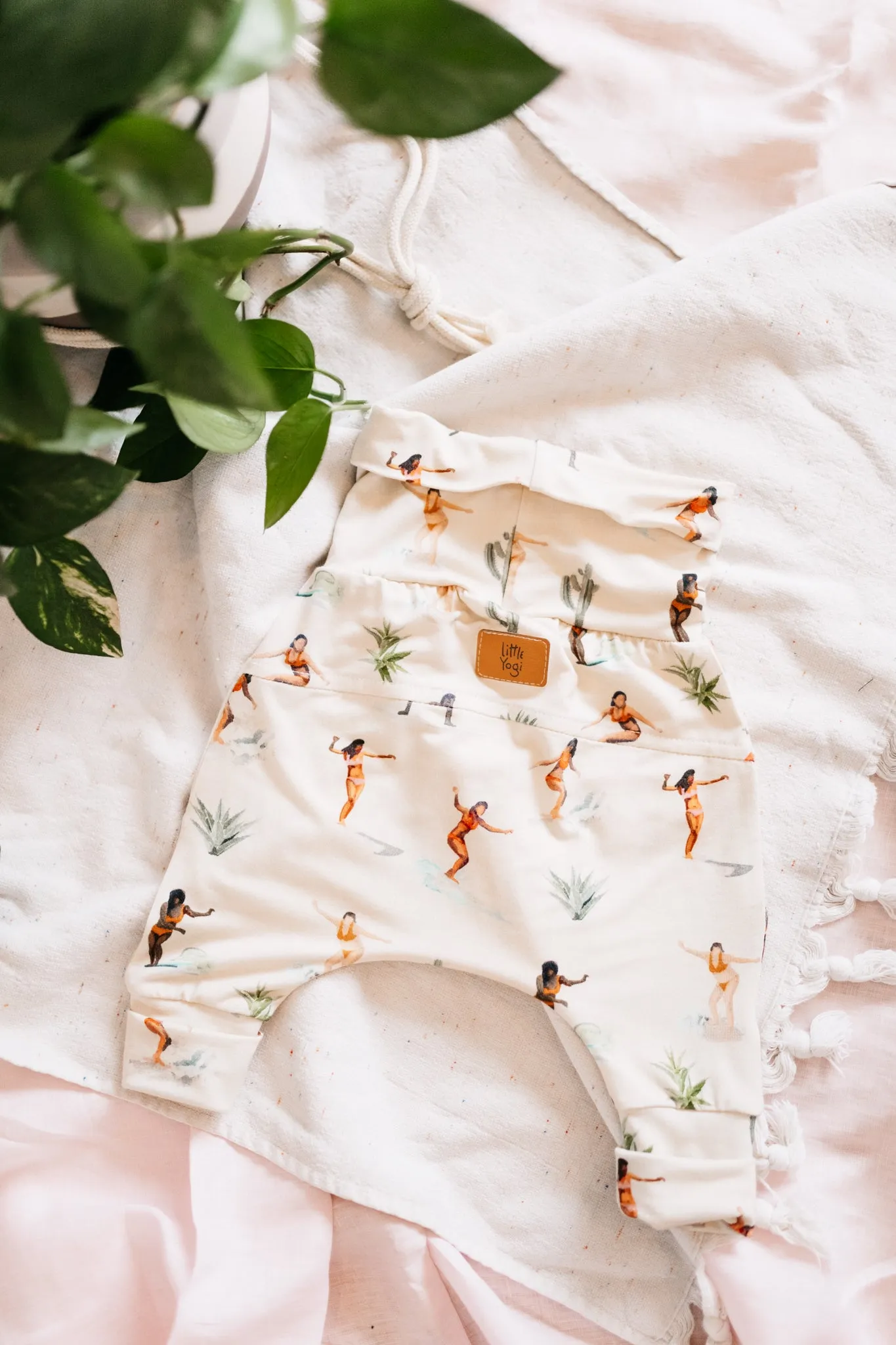 Harem, Pantalon évolutif de Little Yogi - Little Surfers