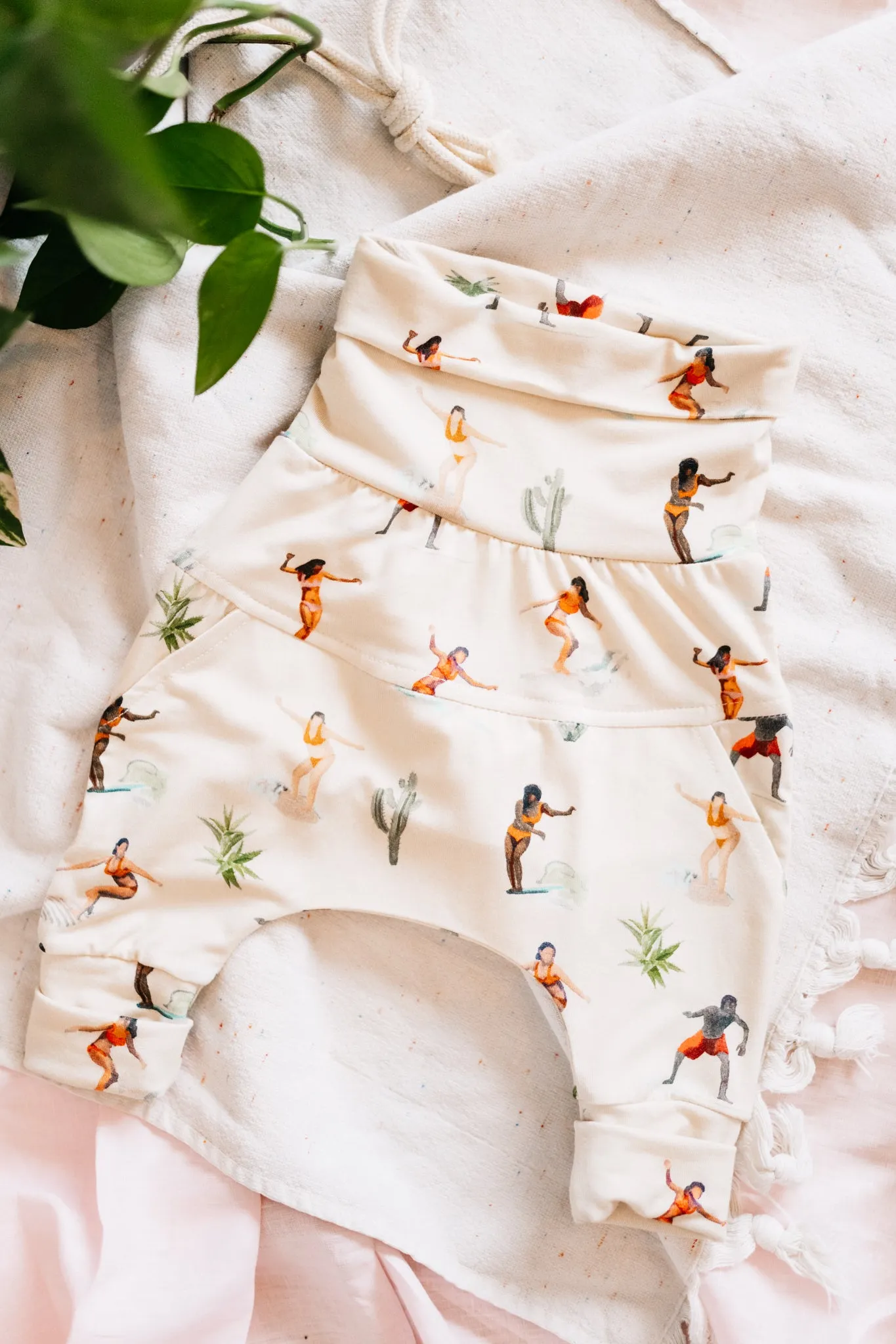Harem, Pantalon évolutif de Little Yogi - Little Surfers