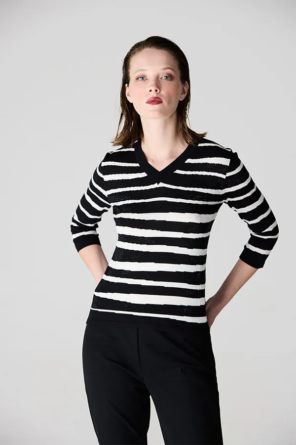 SHINY STRIPED SEAMLESS V-NECK SWEATER