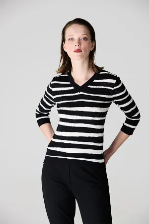 SHINY STRIPED SEAMLESS V-NECK SWEATER