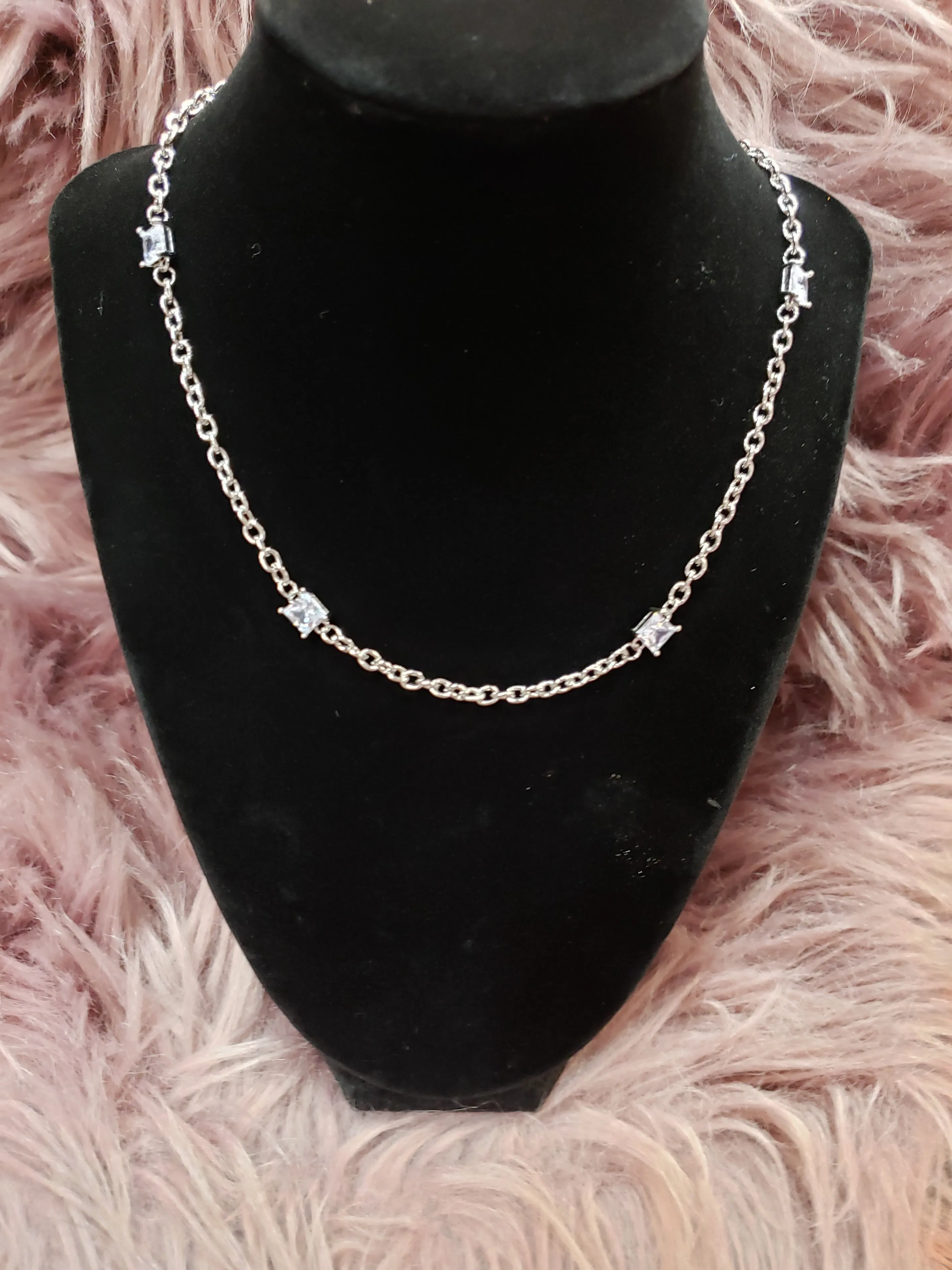 Simple Beauty Necklace: Silver