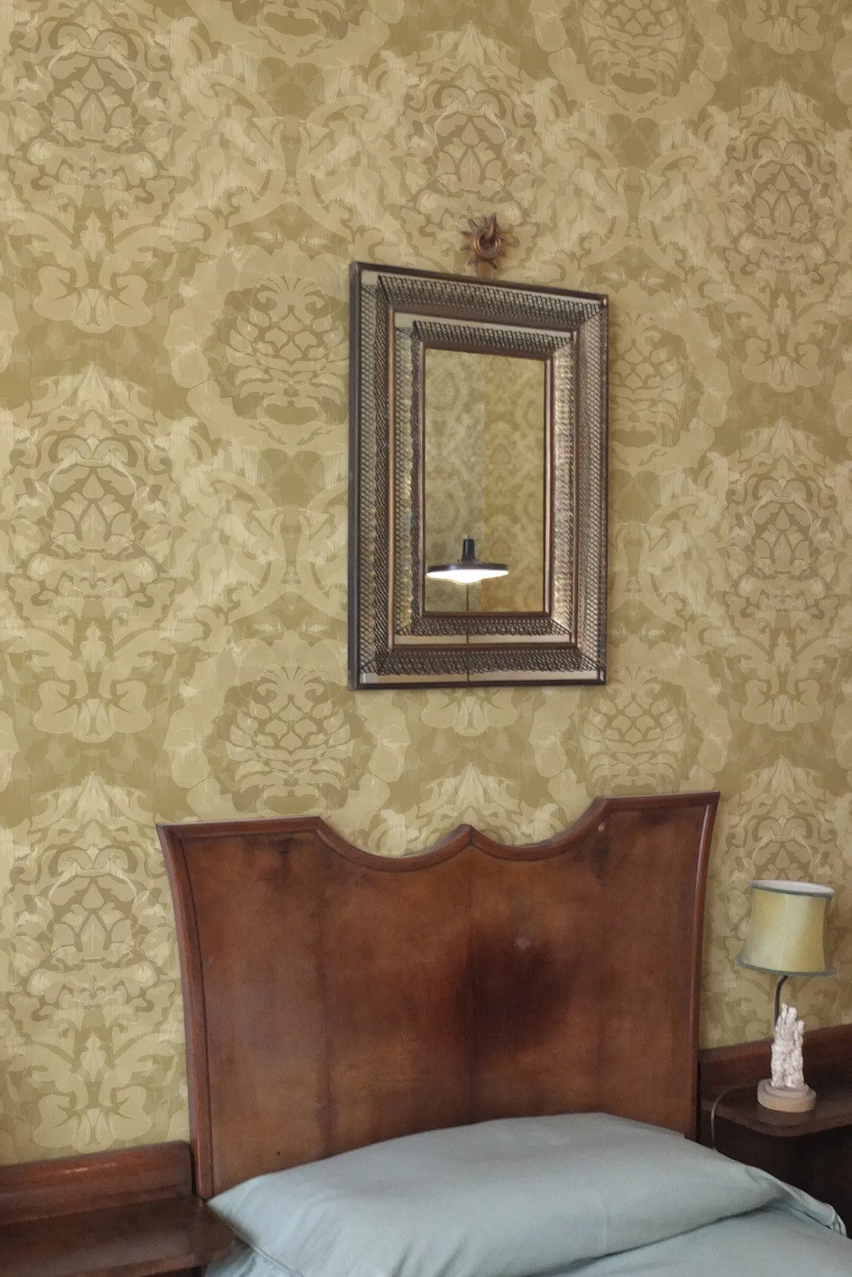 skull damask superwide wallpaper