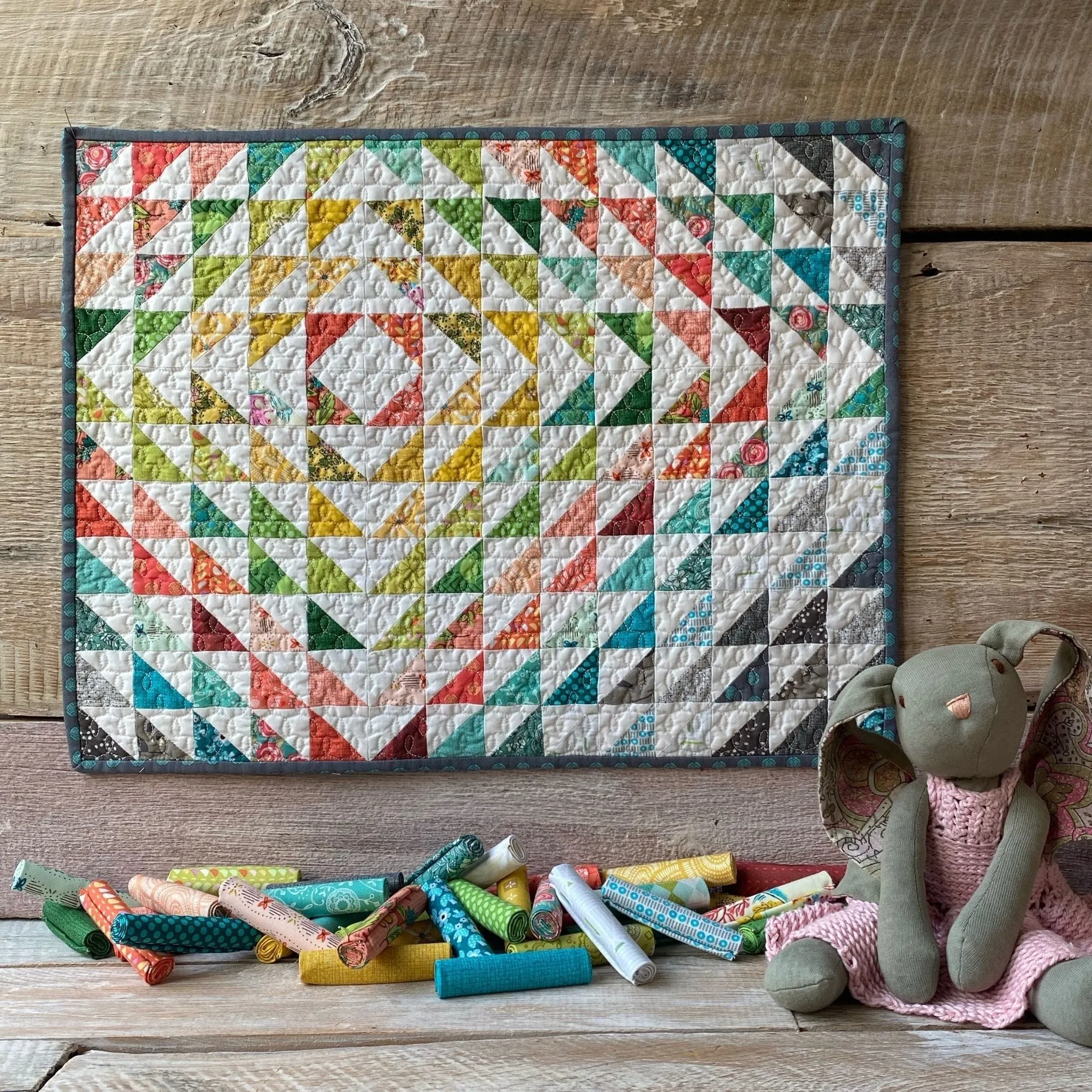 SOULFUL SUNSHINE Quilt Pattern (Digital PDF), by Pam Selkirk 21" x 16 1/2" FREE Download