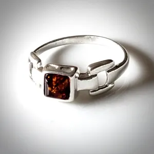 Square Amber Chain Sterling Silver Ring