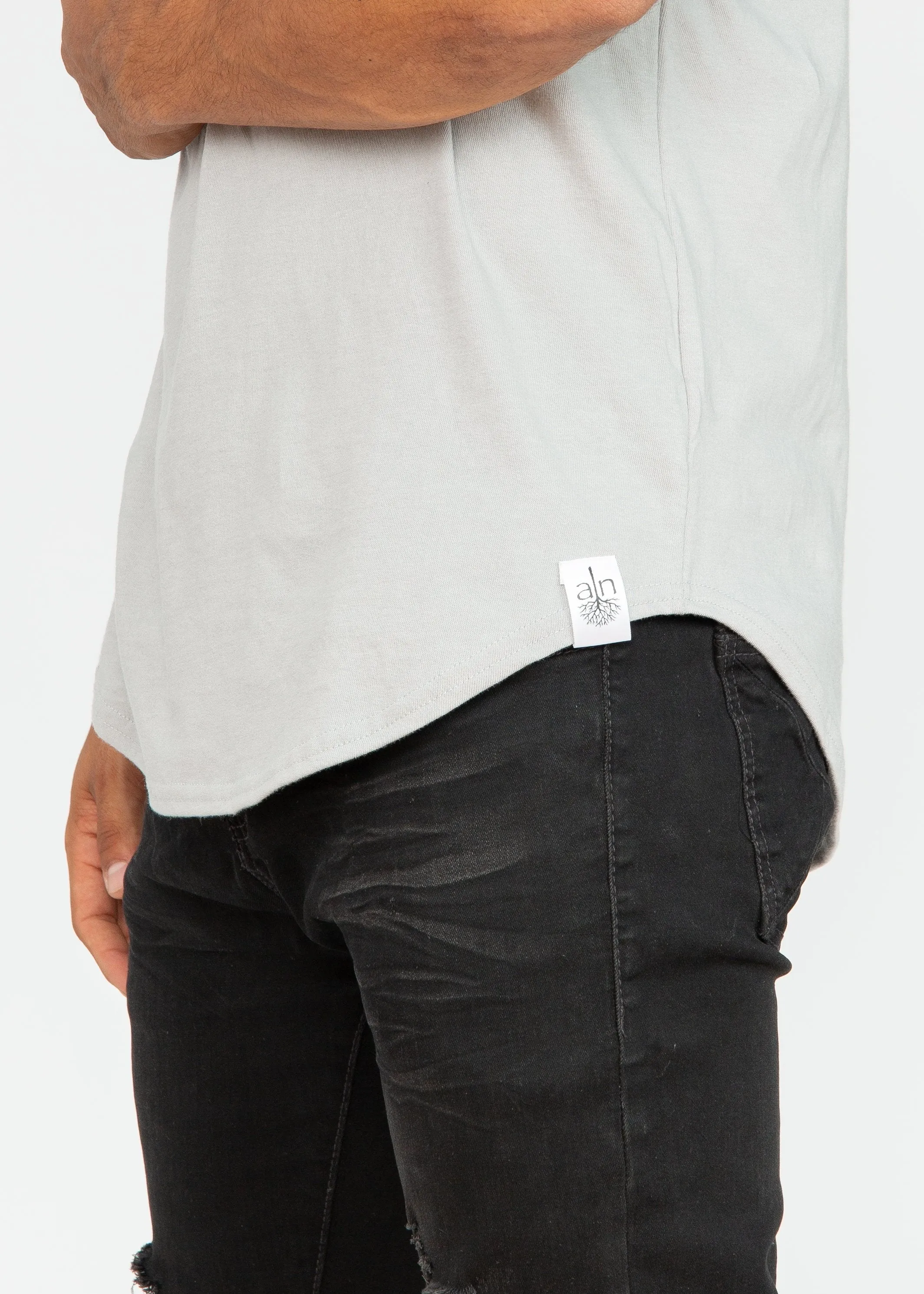 T-shirt scoop