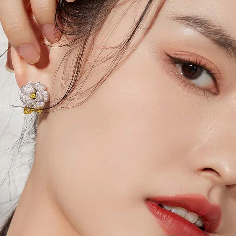 White and Fancy Yellow Diamond Luxury Flower Earrings